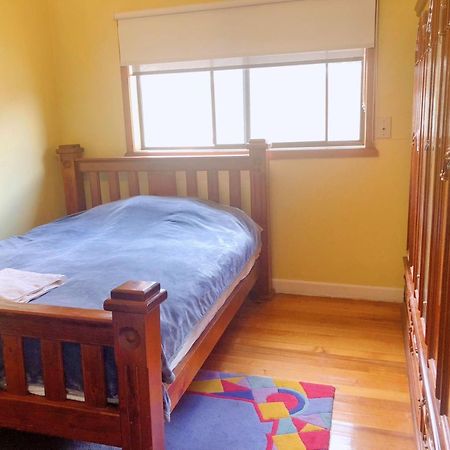 A Single Room Near The Railway Station ملبورن المظهر الخارجي الصورة