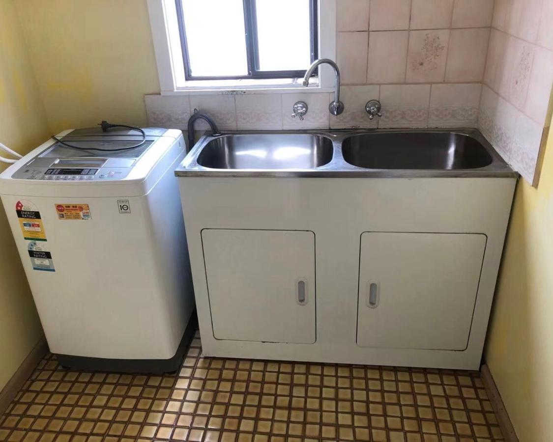 A Single Room Near The Railway Station ملبورن المظهر الخارجي الصورة