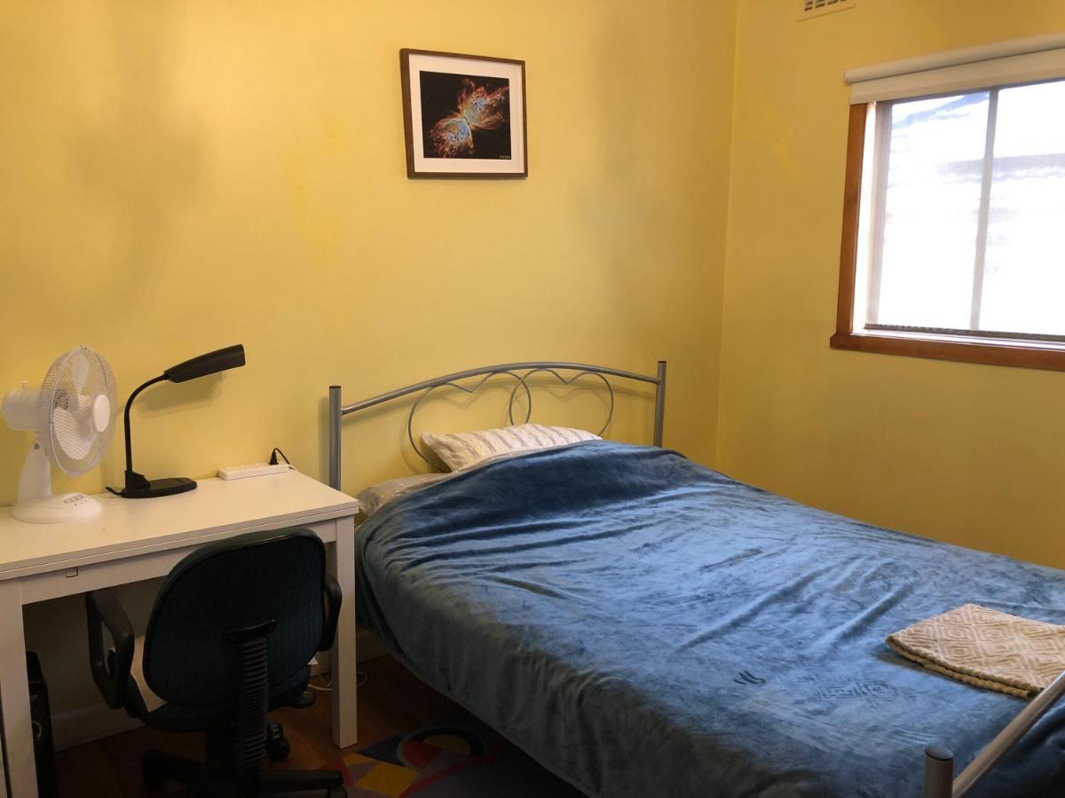 A Single Room Near The Railway Station ملبورن المظهر الخارجي الصورة