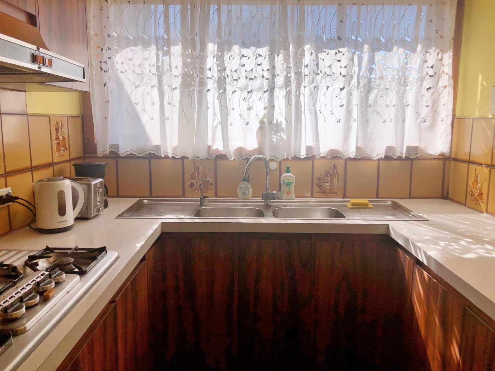 A Single Room Near The Railway Station ملبورن المظهر الخارجي الصورة