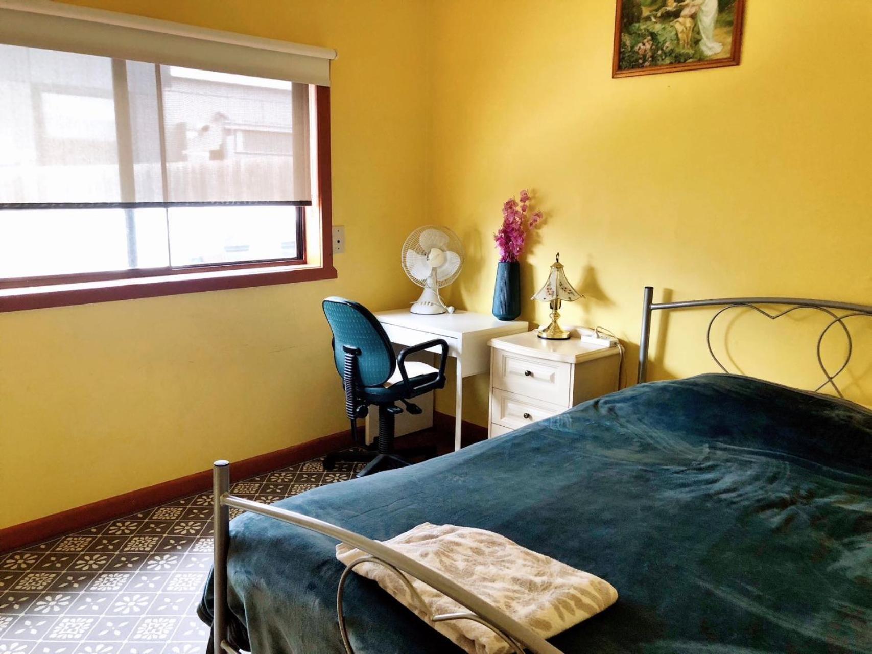 A Single Room Near The Railway Station ملبورن المظهر الخارجي الصورة